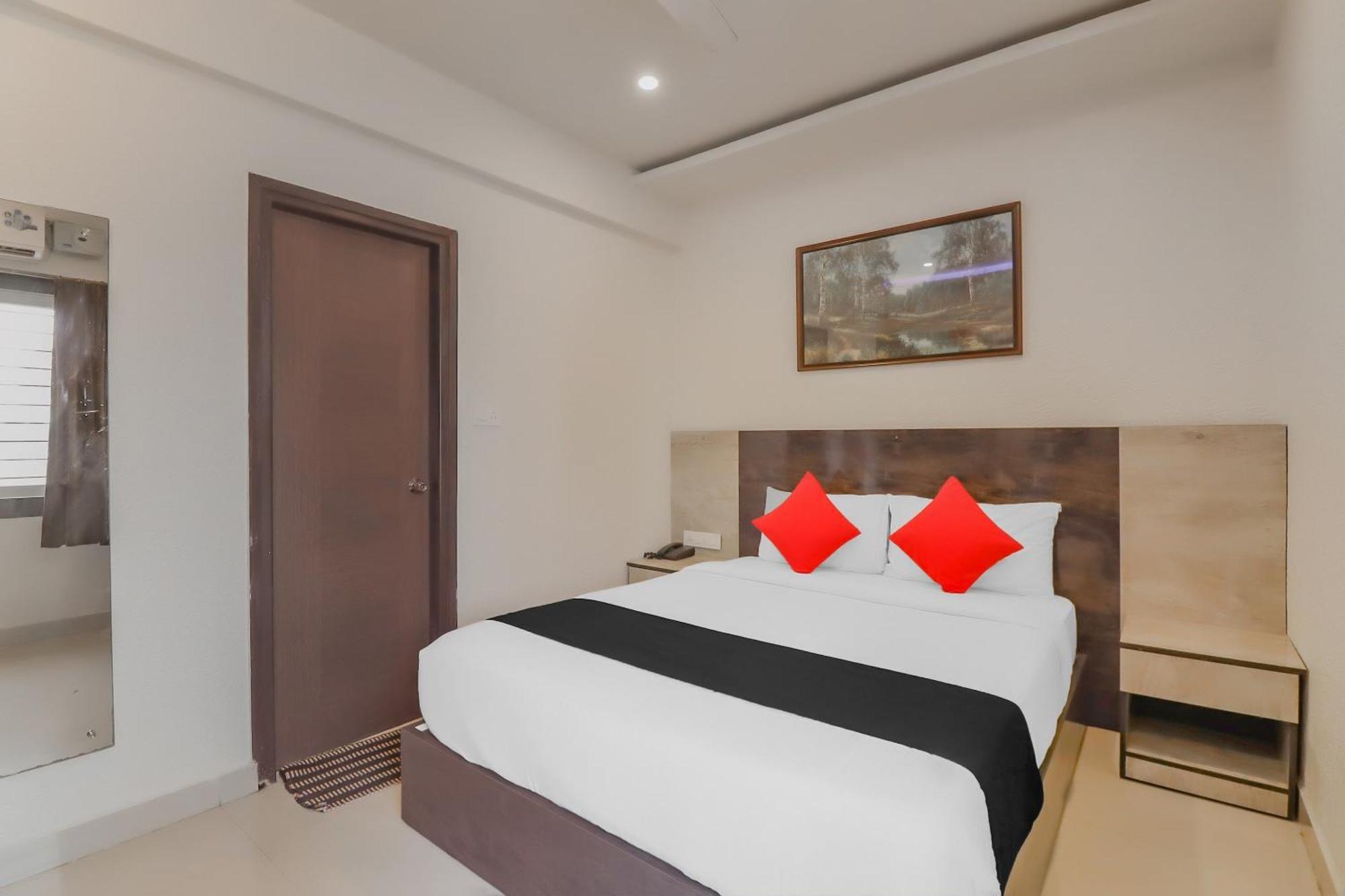 Capital O Royal Galaxy Finesse Near Phoenix Marketcity Bangalore Bagian luar foto