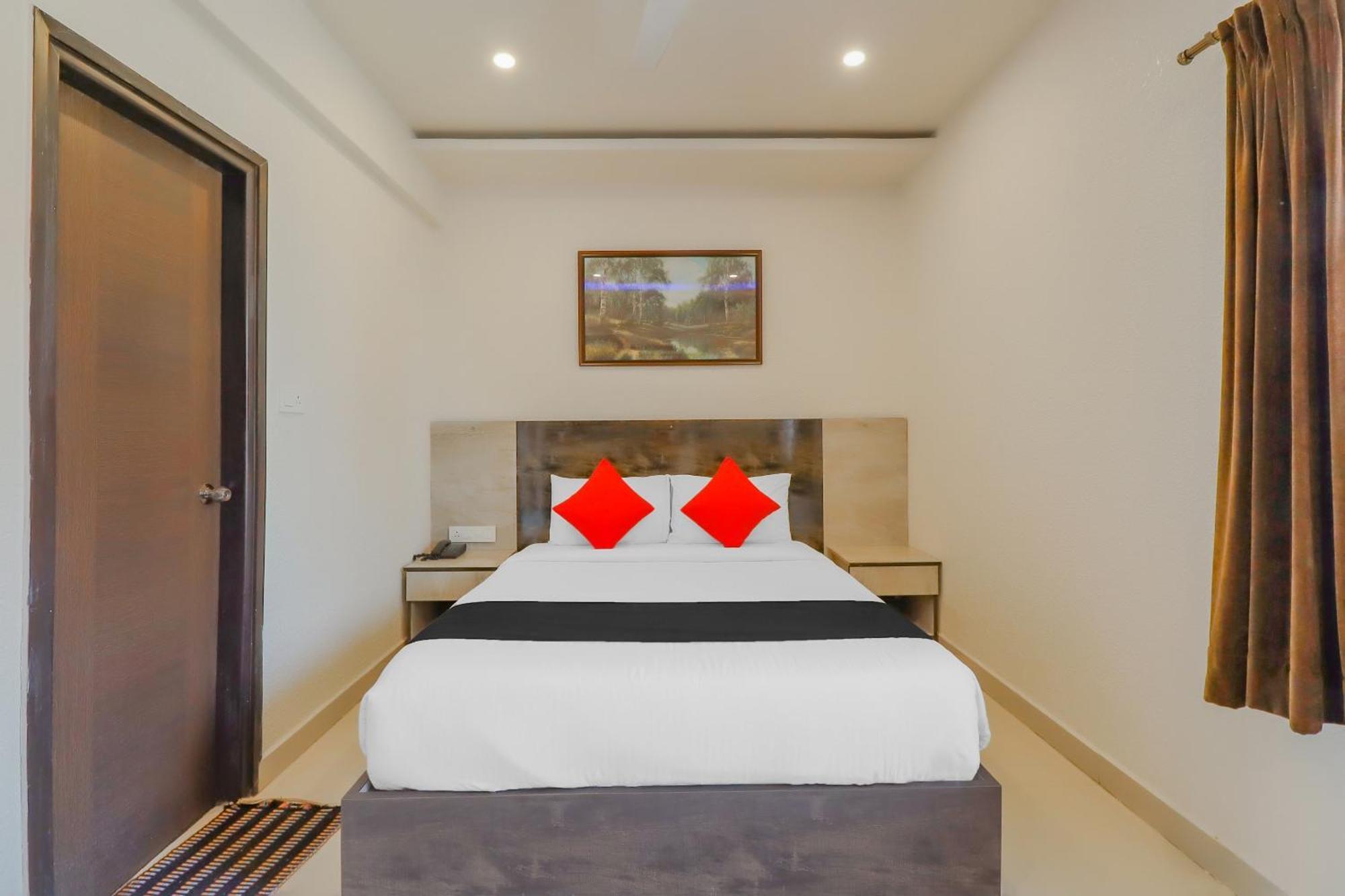Capital O Royal Galaxy Finesse Near Phoenix Marketcity Bangalore Bagian luar foto